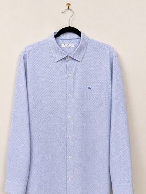 EUC Tommy Bahama Pale Blue Textured Long-Sleeve Button Shirt